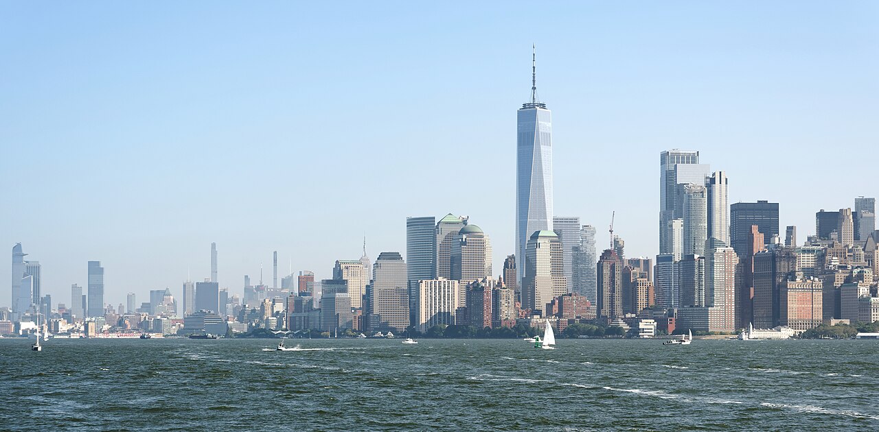 Lower Manhattan skyline seen across New York Harbor from Upper New York Bay, with One World Trade Center at centre
